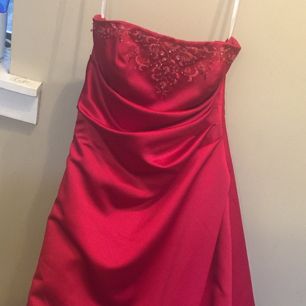 Long length red prom/bridesmaid dress